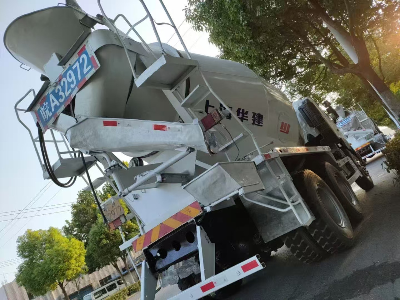 HINO 700  - Грузовик-цистерна: фото 4 HINO 700  - Грузовик-цистерна: фото 4