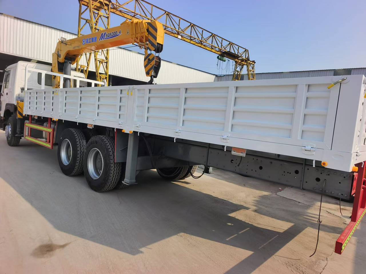 HOWO,XCMG HOWO 375,XCMG  MSQS300-4  12 tons - Грузовик-цистерна: фото 2 HOWO,XCMG HOWO 375,XCMG  MSQS300-4  12 tons - Грузовик-цистерна: фото 2