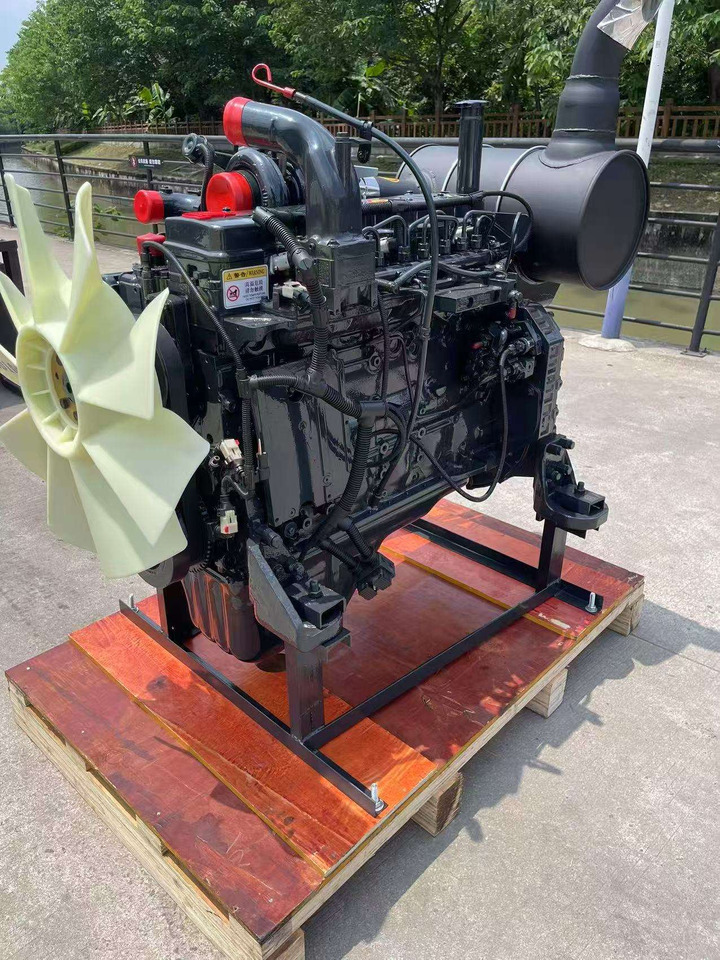 KOMATSU 6D107E-1 - Двигатель для Экскаваторов: фото 1 KOMATSU 6D107E-1 - Двигатель для Экскаваторов: фото 1