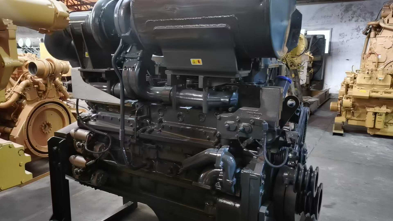 KOMATSU 6D170E-3 - Двигатель для Погрузчиков: фото 2 KOMATSU 6D170E-3 - Двигатель для Погрузчиков: фото 2