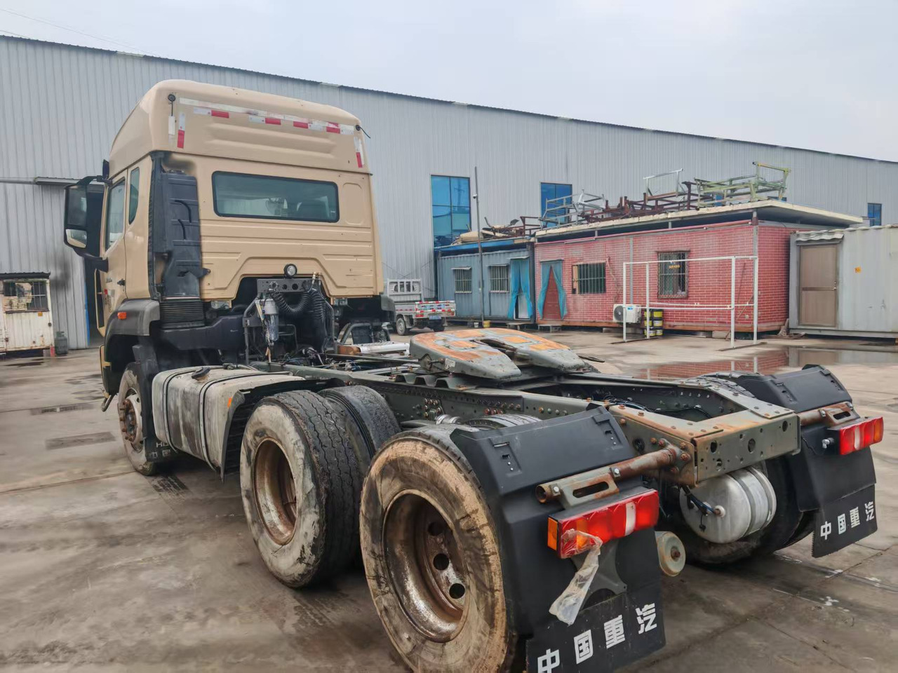 HOHRN 6×4 - Тягач: фото 3 HOHRN 6×4 - Тягач: фото 3