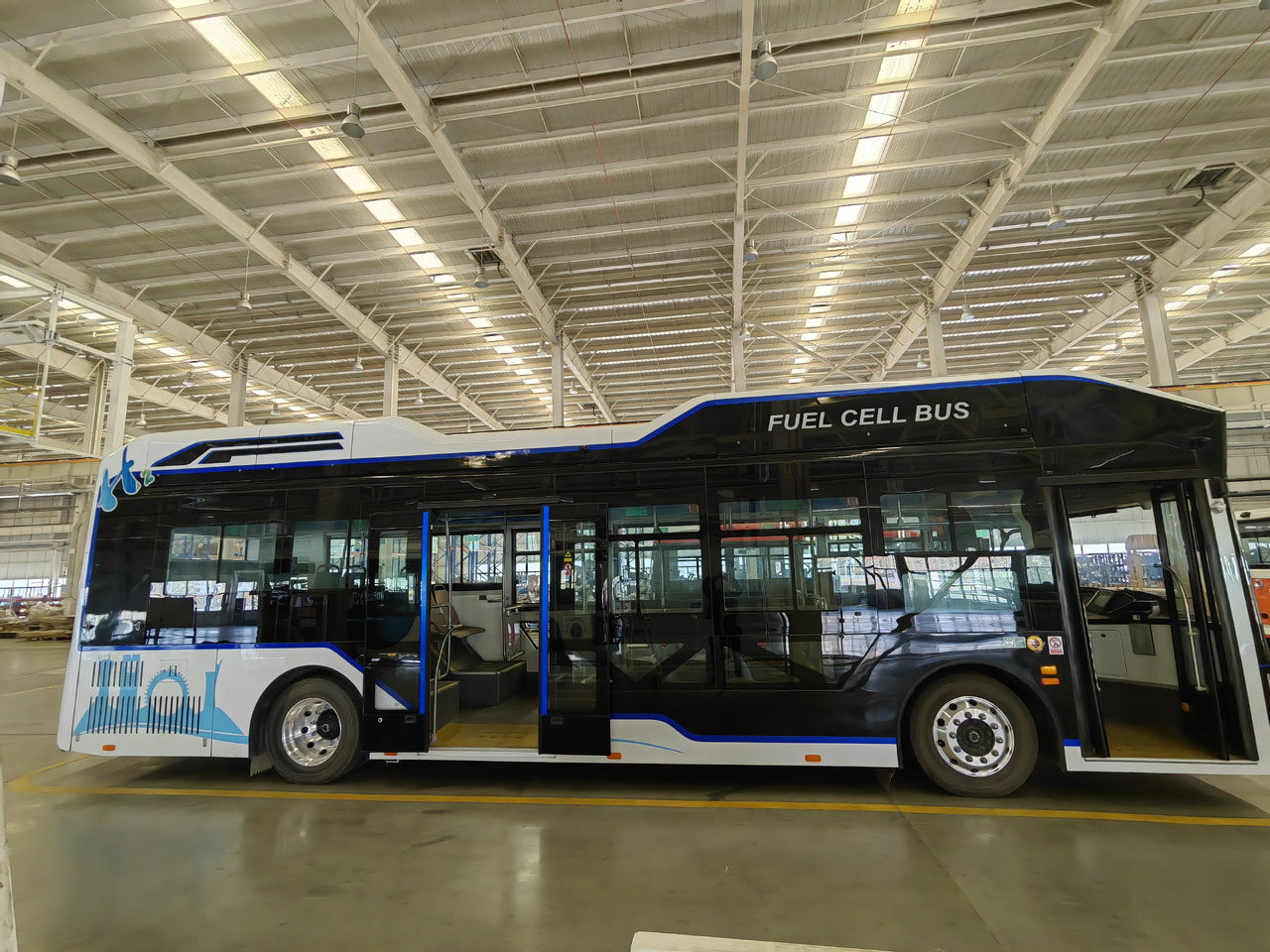 Fuel cell bus - Городской автобус: фото 1 Fuel cell bus - Городской автобус: фото 1