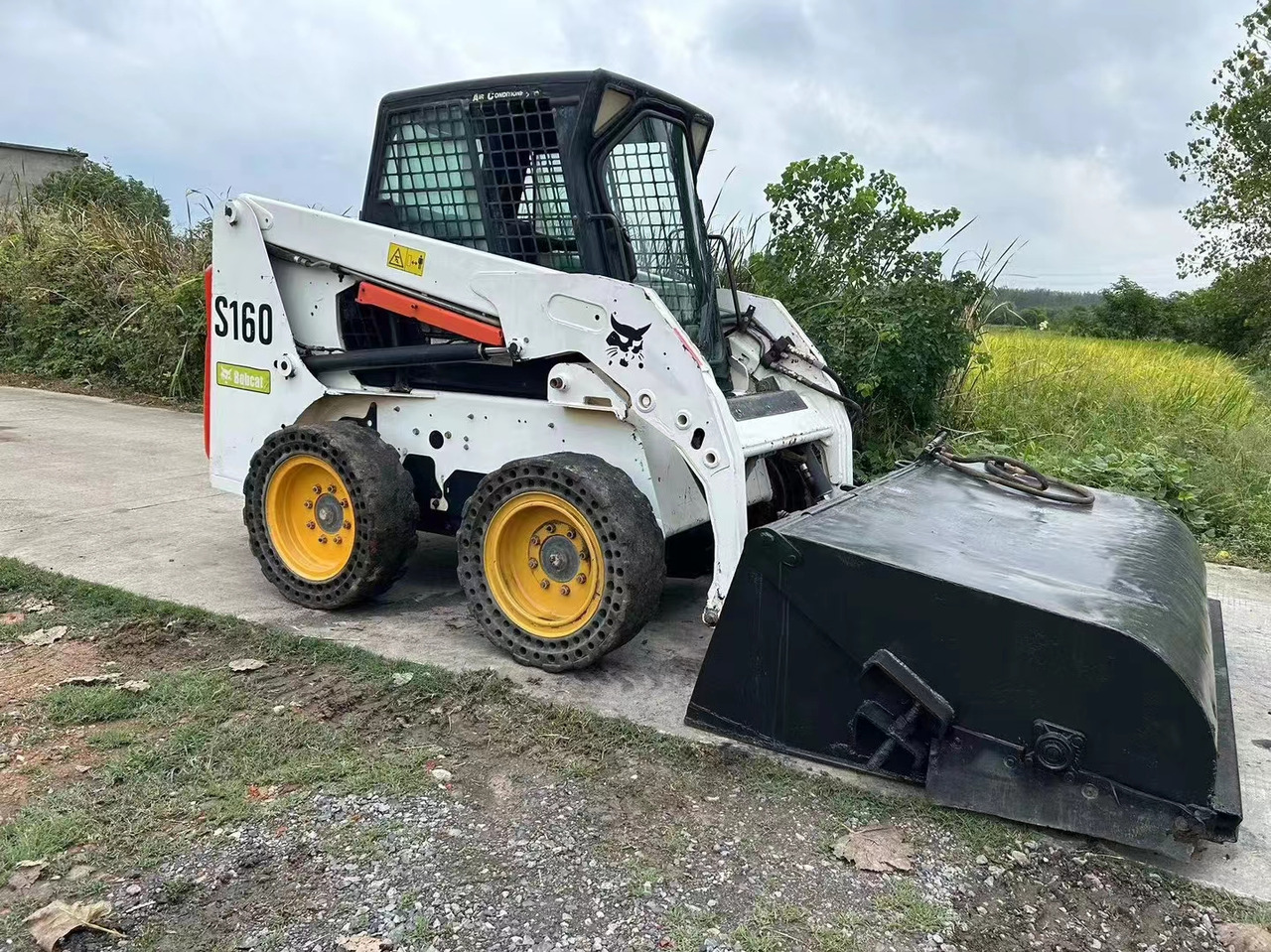 BOBCAT Second-hand Excellent Skidsteer Bobcat S160 - Мини-погрузчик с бортовым поворотом: фото 1 BOBCAT Second-hand Excellent Skidsteer Bobcat S160 - Мини-погрузчик с бортовым поворотом: фото 1