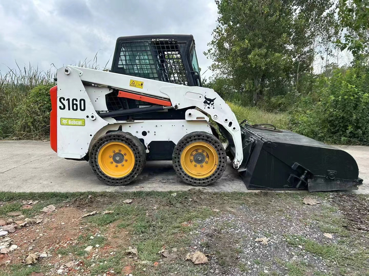 BOBCAT Second-hand Excellent Skidsteer Bobcat S160 - Мини-погрузчик с бортовым поворотом: фото 2 BOBCAT Second-hand Excellent Skidsteer Bobcat S160 - Мини-погрузчик с бортовым поворотом: фото 2