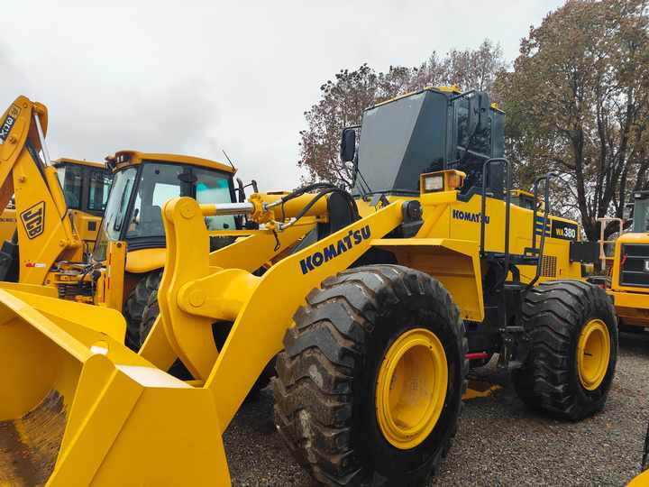 Certified Pre-Owned Komatsu WA380-3 | Heavy-Duty Loader for Mining/ Construction - Price Negotiable! - Экскаватор-погрузчик: фото 3 Certified Pre-Owned Komatsu WA380-3 | Heavy-Duty Loader for Mining/ Construction - Price Negotiable! - Экскаватор-погрузчик: фото 3