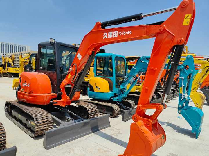 Perfect Condition Kubota U55-4 Japan Brand Mini Excavator with Pusher for Sale Kubota U25 35 55 5tons - Мини-экскаватор: фото 4 Perfect Condition Kubota U55-4 Japan Brand Mini Excavator with Pusher for Sale Kubota U25 35 55 5tons - Мини-экскаватор: фото 4