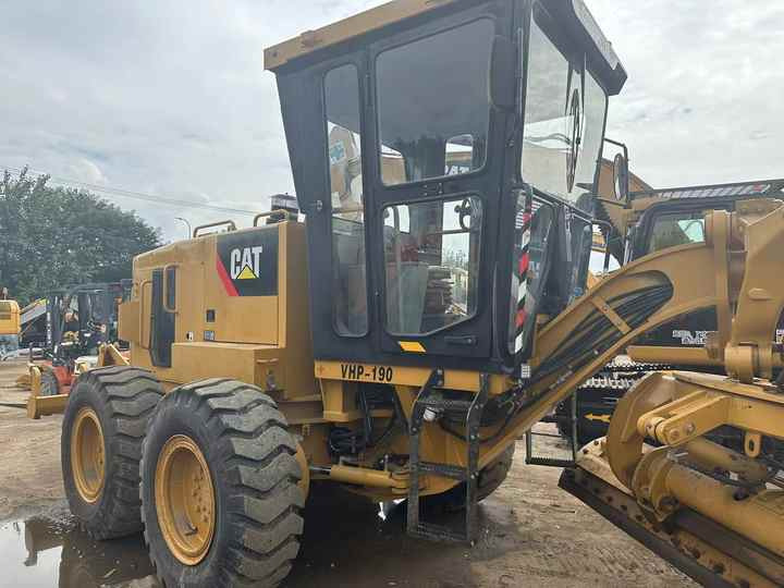 Used Caterpillar CAT 140k Land Road Motor Grader CAT140k Used Grader Cheap Price for Sale - Грейдер: фото 5 Used Caterpillar CAT 140k Land Road Motor Grader CAT140k Used Grader Cheap Price for Sale - Грейдер: фото 5