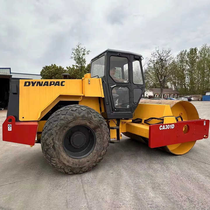 Used Dynapac CA301 Vibratory Roller with Less Working Time and Superior Performance Used Dynapac 251d/301D Roller for Sale - Дорожный каток: фото 1 Used Dynapac CA301 Vibratory Roller with Less Working Time and Superior Performance Used Dynapac 251d/301D Roller for Sale - Дорожный каток: фото 1