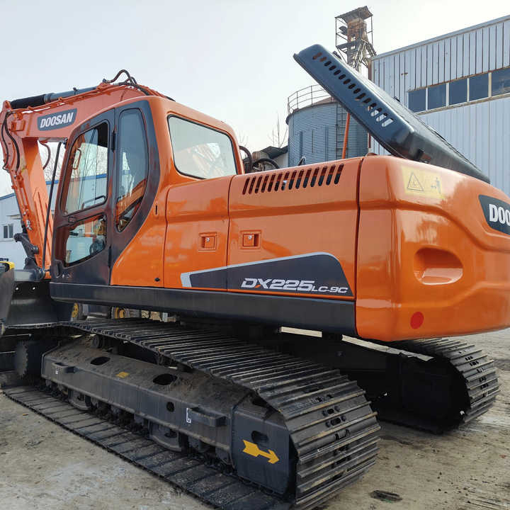 Used Excavator Doosan DX225LC-9 Excavators Mini Equipment Earth Moving Machinery Doosan Digger Excavator for Sale - Гусеничный экскаватор: фото 1 Used Excavator Doosan DX225LC-9 Excavators Mini Equipment Earth Moving Machinery Doosan Digger Excavator for Sale - Гусеничный экскаватор: фото 1