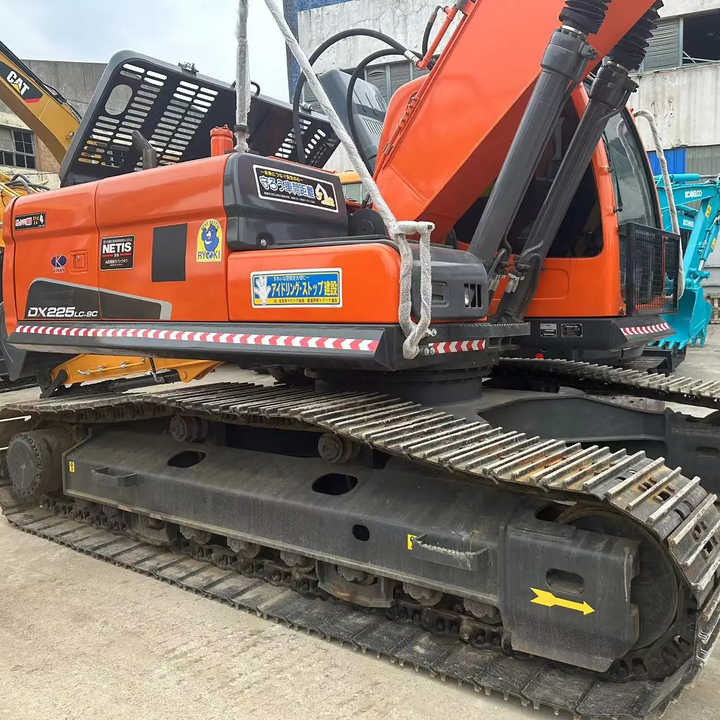 Used Excavator Doosan DX225LC-9 Excavators Mini Equipment Earth Moving Machinery Doosan Digger Excavator for Sale - Гусеничный экскаватор: фото 1 Used Excavator Doosan DX225LC-9 Excavators Mini Equipment Earth Moving Machinery Doosan Digger Excavator for Sale - Гусеничный экскаватор: фото 1