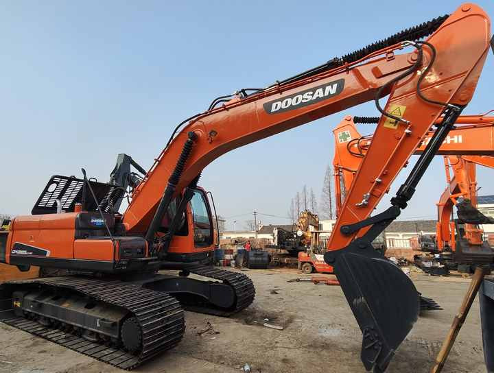 Used Excavator Doosan DX225LC-9 Excavators Mini Equipment Earth Moving Machinery Doosan Digger Excavator for Sale - Гусеничный экскаватор: фото 4 Used Excavator Doosan DX225LC-9 Excavators Mini Equipment Earth Moving Machinery Doosan Digger Excavator for Sale - Гусеничный экскаватор: фото 4