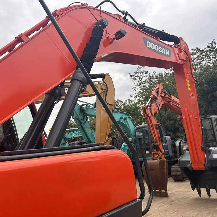 Used Excavator Doosan DX225LC-9 Excavators Mini Equipment Earth Moving Machinery Doosan Digger Excavator for Sale - Гусеничный экскаватор: фото 3 Used Excavator Doosan DX225LC-9 Excavators Mini Equipment Earth Moving Machinery Doosan Digger Excavator for Sale - Гусеничный экскаватор: фото 3