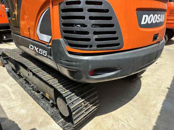 Used Excavator Doosan DX55 Excavators Mini Equipment Earth Moving Machinery Doosan Digger Excavator for Sale - Гусеничный экскаватор: фото 4 Used Excavator Doosan DX55 Excavators Mini Equipment Earth Moving Machinery Doosan Digger Excavator for Sale - Гусеничный экскаватор: фото 4