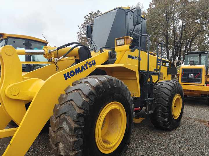 Used komatsu WA380-3 Wheel Loader Hot Sale Original Japan Brand Koamtsu Wheel Loader for Sale - Колёсный погрузчик: фото 4 Used komatsu WA380-3 Wheel Loader Hot Sale Original Japan Brand Koamtsu Wheel Loader for Sale - Колёсный погрузчик: фото 4