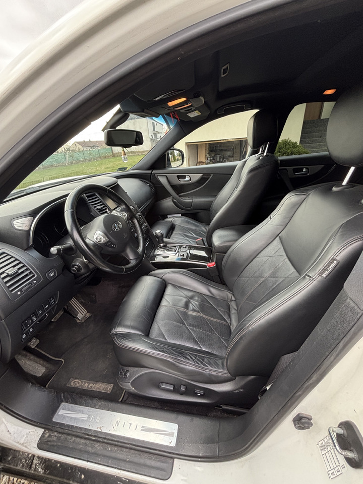 Внедорожник Infiniti QX70 FX30 Diesel V6 Euro6: фото 6