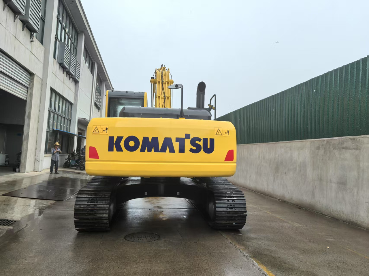 KOMATSU PC240LC-8M0 - Гусеничный экскаватор: фото 5 KOMATSU PC240LC-8M0 - Гусеничный экскаватор: фото 5