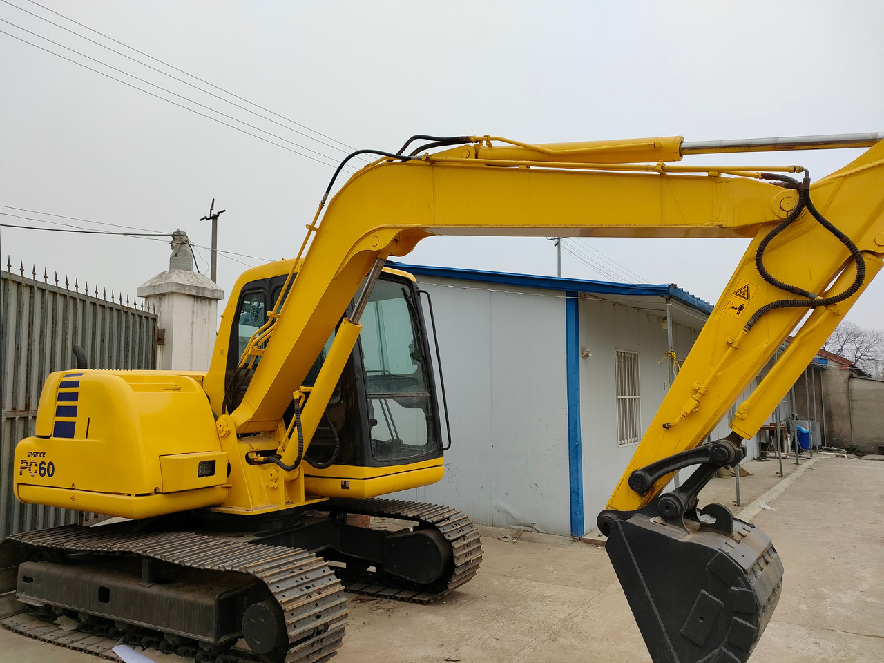 KOMATSU PC60-7 - Гусеничный экскаватор: фото 2 KOMATSU PC60-7 - Гусеничный экскаватор: фото 2