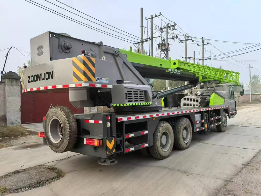 ZOOMLION ZTC250 - Мобильный кран: фото 3 ZOOMLION ZTC250 - Мобильный кран: фото 3