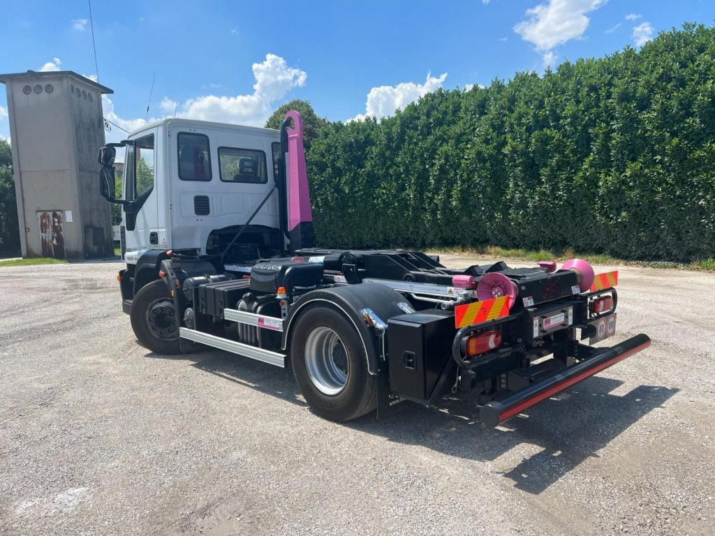 IVECO EUROCARGO 160E25 SCARRABILE - Крюковой мультилифт: фото 3 IVECO EUROCARGO 160E25 SCARRABILE - Крюковой мультилифт: фото 3