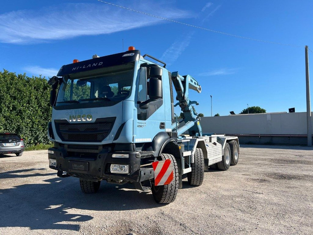 IVECO TRAKKER 450 SCARRABILE - Крюковой мультилифт: фото 2 IVECO TRAKKER 450 SCARRABILE - Крюковой мультилифт: фото 2