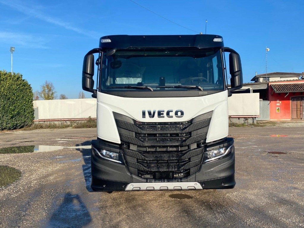 IVECO X-WAY AD280X48 NUOVO SCARRABILE PASSO 4500 - Крюковой мультилифт: фото 2 IVECO X-WAY AD280X48 NUOVO SCARRABILE PASSO 4500 - Крюковой мультилифт: фото 2