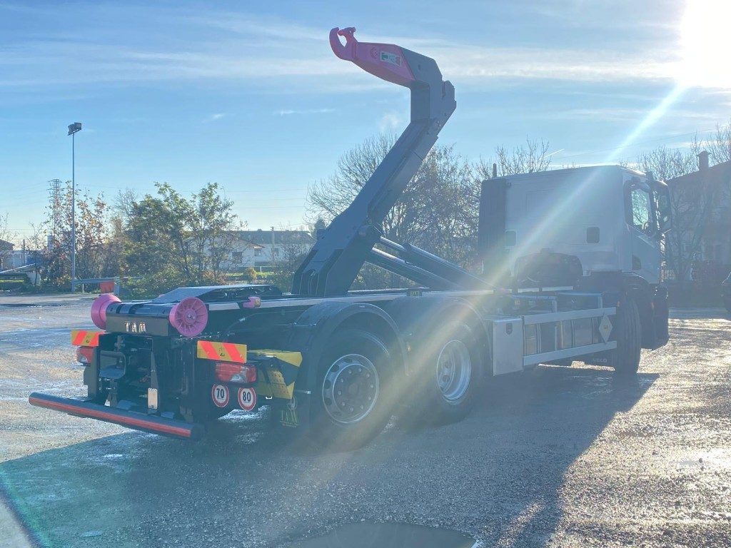 IVECO X-WAY AD280X48 NUOVO SCARRABILE PASSO 4500 - Крюковой мультилифт: фото 5 IVECO X-WAY AD280X48 NUOVO SCARRABILE PASSO 4500 - Крюковой мультилифт: фото 5