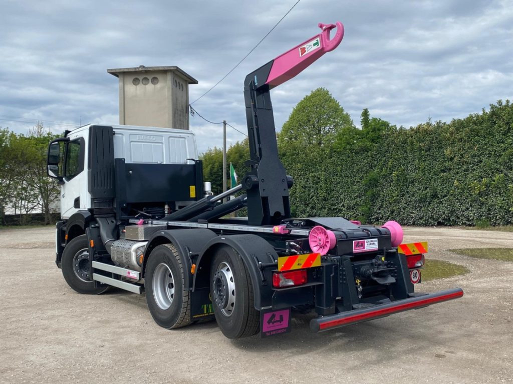 IVECO X-WAY AD280X48Y NUOVO SCARRABILE PASSO 3120 - Крюковой мультилифт: фото 4 IVECO X-WAY AD280X48Y NUOVO SCARRABILE PASSO 3120 - Крюковой мультилифт: фото 4