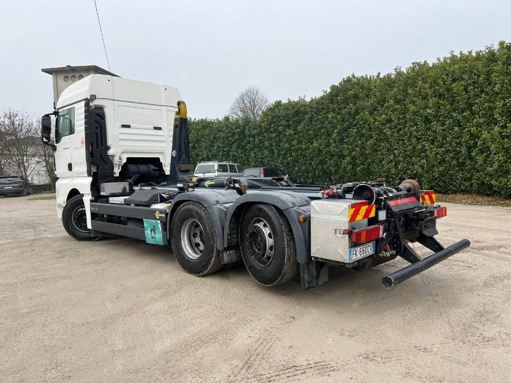 MAN TGX 26.500 USATO SCARRABILE 6X2 - Крюковой мультилифт: фото 3 MAN TGX 26.500 USATO SCARRABILE 6X2 - Крюковой мультилифт: фото 3