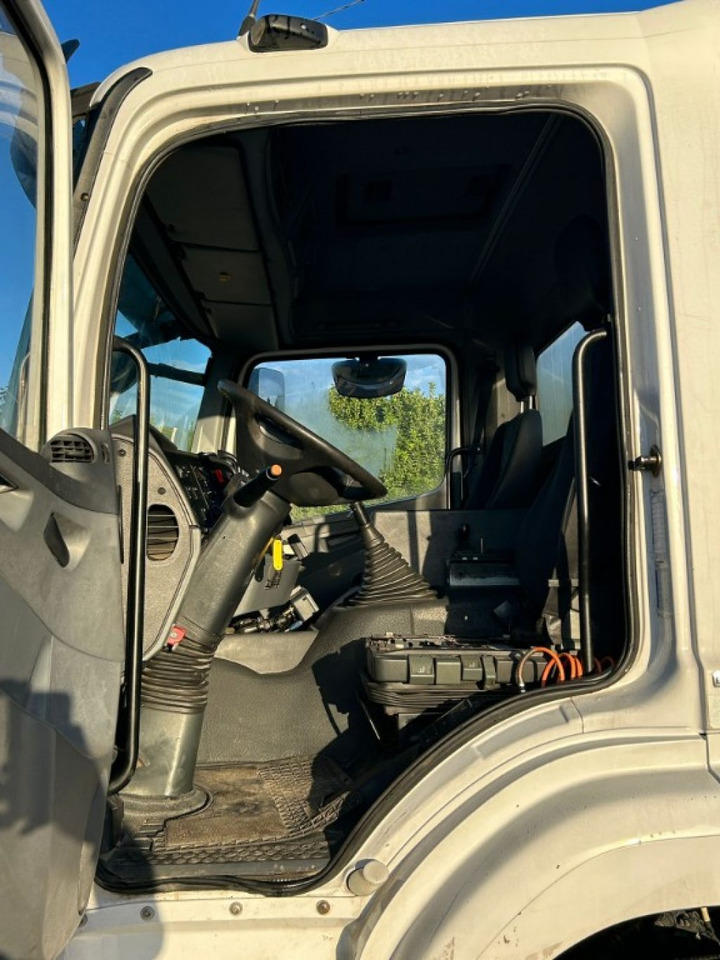 MERCEDES-BENZ MERCEDES 2533 SCARRABILE - Крюковой мультилифт: фото 5 MERCEDES-BENZ MERCEDES 2533 SCARRABILE - Крюковой мультилифт: фото 5