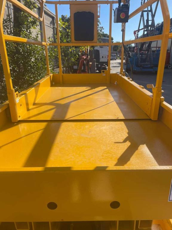 Haulotte COMPACT 10 - Ножничный подъемник: фото 3 Haulotte COMPACT 10 - Ножничный подъемник: фото 3