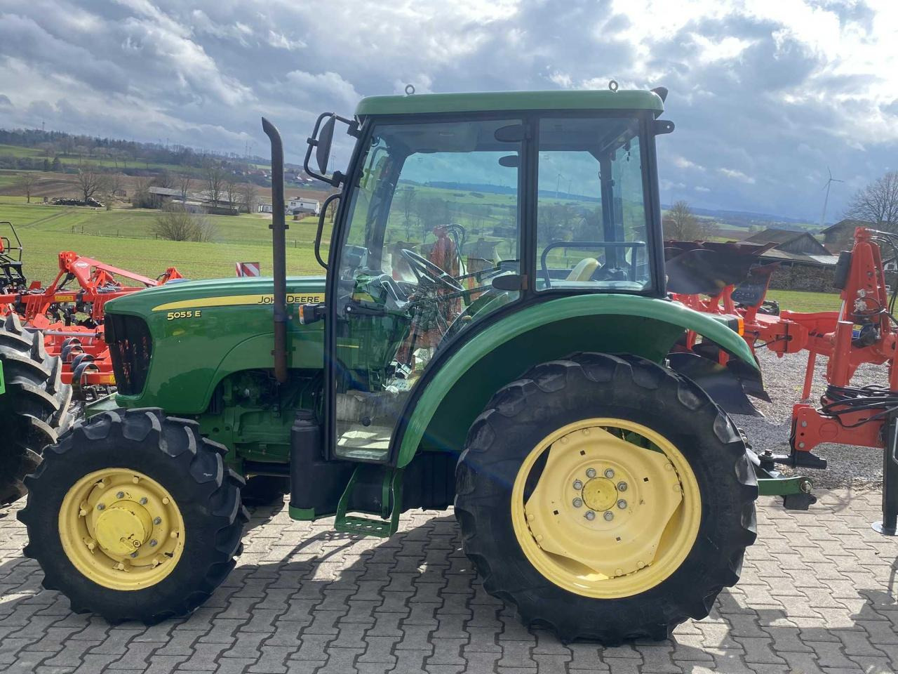 John Deere 5055E - Трактор: фото 3 John Deere 5055E - Трактор: фото 3