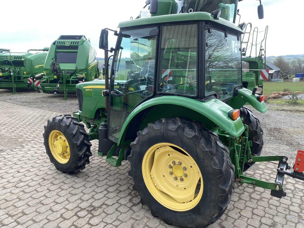 John Deere 5055E - Трактор: фото 5 John Deere 5055E - Трактор: фото 5
