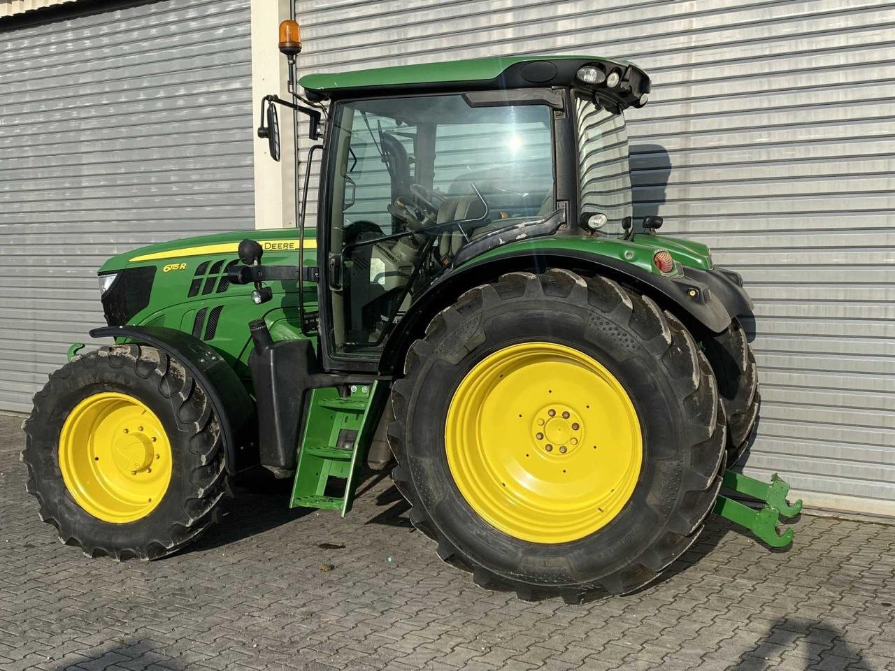 John Deere 6115R - Трактор: фото 4 John Deere 6115R - Трактор: фото 4
