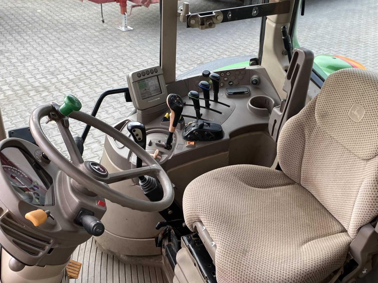 John Deere 6430 Premium - Трактор: фото 4 John Deere 6430 Premium - Трактор: фото 4