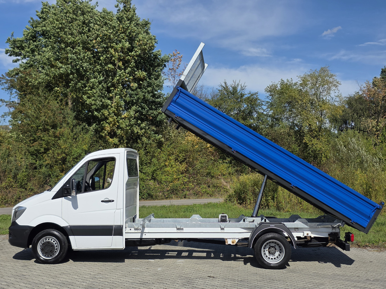 MERCEDES-BENZ Sprinter 419 CDI Wywrotka 4.50 M ! Kiper 3-Stronny ! Klima ! 3.0 CDI * 190 Km ! - Малотоннажный самосвал: фото 4 MERCEDES-BENZ Sprinter 419 CDI Wywrotka 4.50 M ! Kiper 3-Stronny ! Klima ! 3.0 CDI * 190 Km ! - Малотоннажный самосвал: фото 4