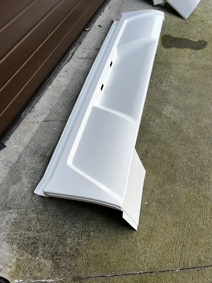 Zderzak tylny VOLVO 9500 9700 9900 VOLVO 9500 9700 9900 - Бампер для Туристических автобусов: фото 4 Zderzak tylny VOLVO 9500 9700 9900 VOLVO 9500 9700 9900 - Бампер для Туристических автобусов: фото 4