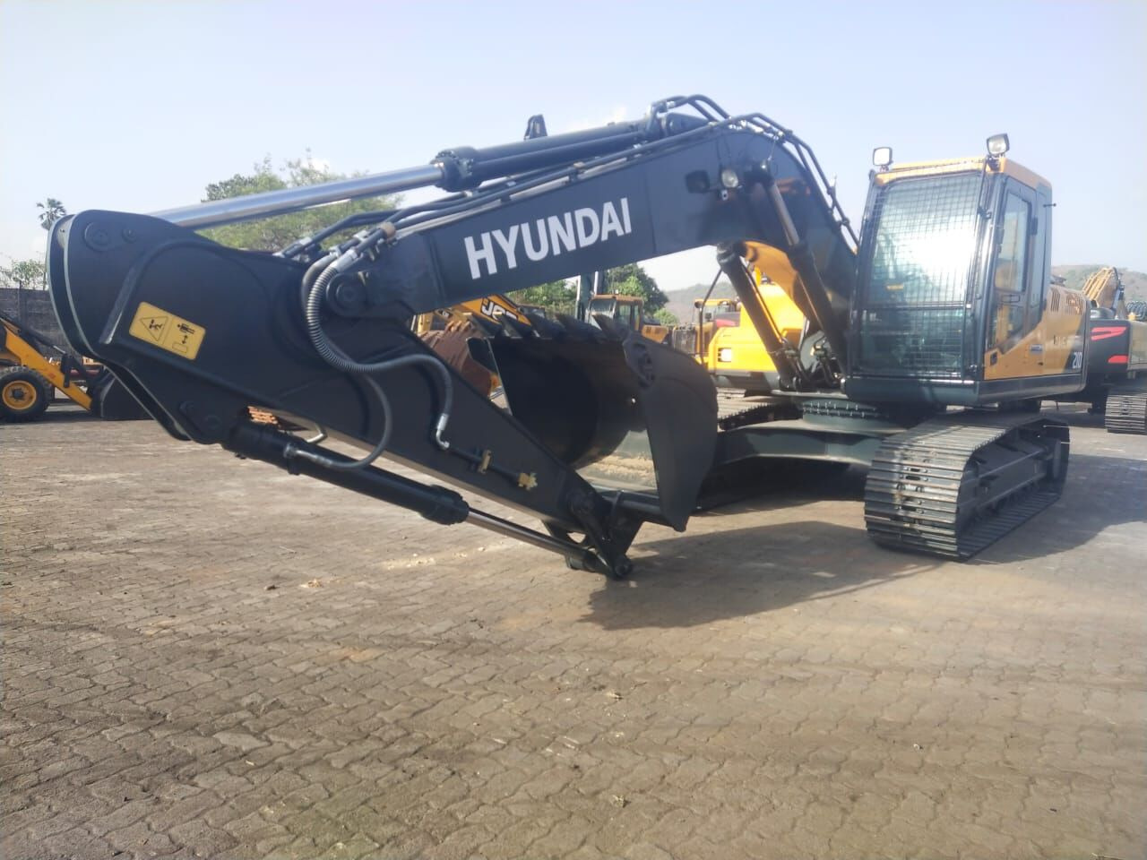 New Hyundai R210 tracked excavator - Гусеничный экскаватор: фото 1 New Hyundai R210 tracked excavator - Гусеничный экскаватор: фото 1
