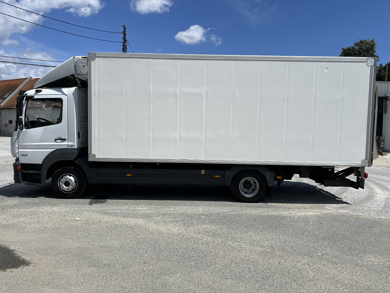 MERCEDES-BENZ Mercedes-Benz Atego 1221 Kühlkoffer mit LBW | EZ 2016 | | Klima | Tempomat | Diff. Hinterachse - Рефрижератор: фото 3 MERCEDES-BENZ Mercedes-Benz Atego 1221 Kühlkoffer mit LBW | EZ 2016 | | Klima | Tempomat | Diff. Hinterachse - Рефрижератор: фото 3