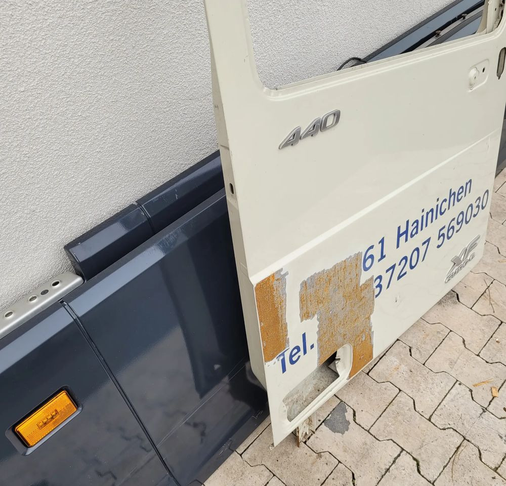 DRZWI PRAWE DAF XF 106 - Дверь и запчасти для Грузовиков: фото 3 DRZWI PRAWE DAF XF 106 - Дверь и запчасти для Грузовиков: фото 3