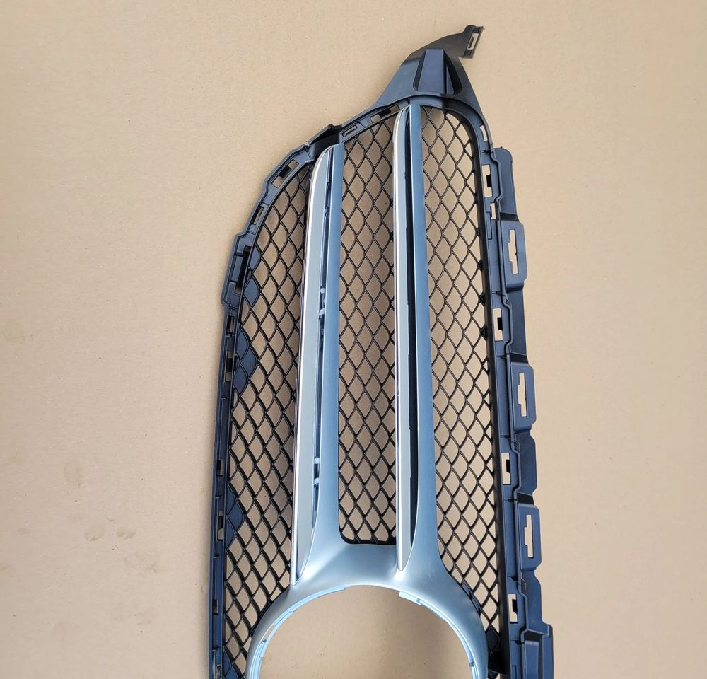 GRILL ATRAPA MERCEDES C KLASA A205 880 01 83 - Решётка радиатора для Грузовиков: фото 3 GRILL ATRAPA MERCEDES C KLASA A205 880 01 83 - Решётка радиатора для Грузовиков: фото 3