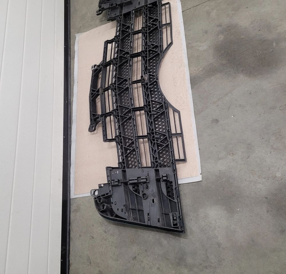 GRILL MERCEDES ACTROS MP4 ORYGINAŁ - Решётка радиатора для Грузовиков: фото 4 GRILL MERCEDES ACTROS MP4 ORYGINAŁ - Решётка радиатора для Грузовиков: фото 4