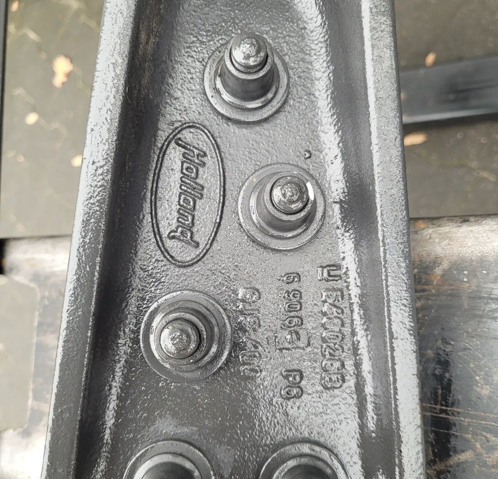 ŁAPY MOCOWANIE SIODLA VOLVO HOLLAND 126239C - Седло для Грузовиков: фото 4 ŁAPY MOCOWANIE SIODLA VOLVO HOLLAND 126239C - Седло для Грузовиков: фото 4