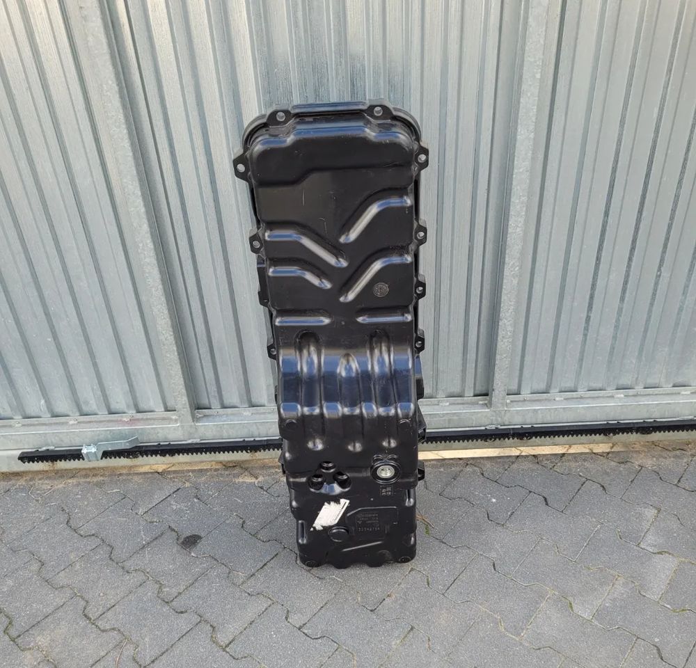 MISKA OLEJOWA RENAULT RANGE T 22242776 - Масляный поддон для Грузовиков: фото 1 MISKA OLEJOWA RENAULT RANGE T 22242776 - Масляный поддон для Грузовиков: фото 1