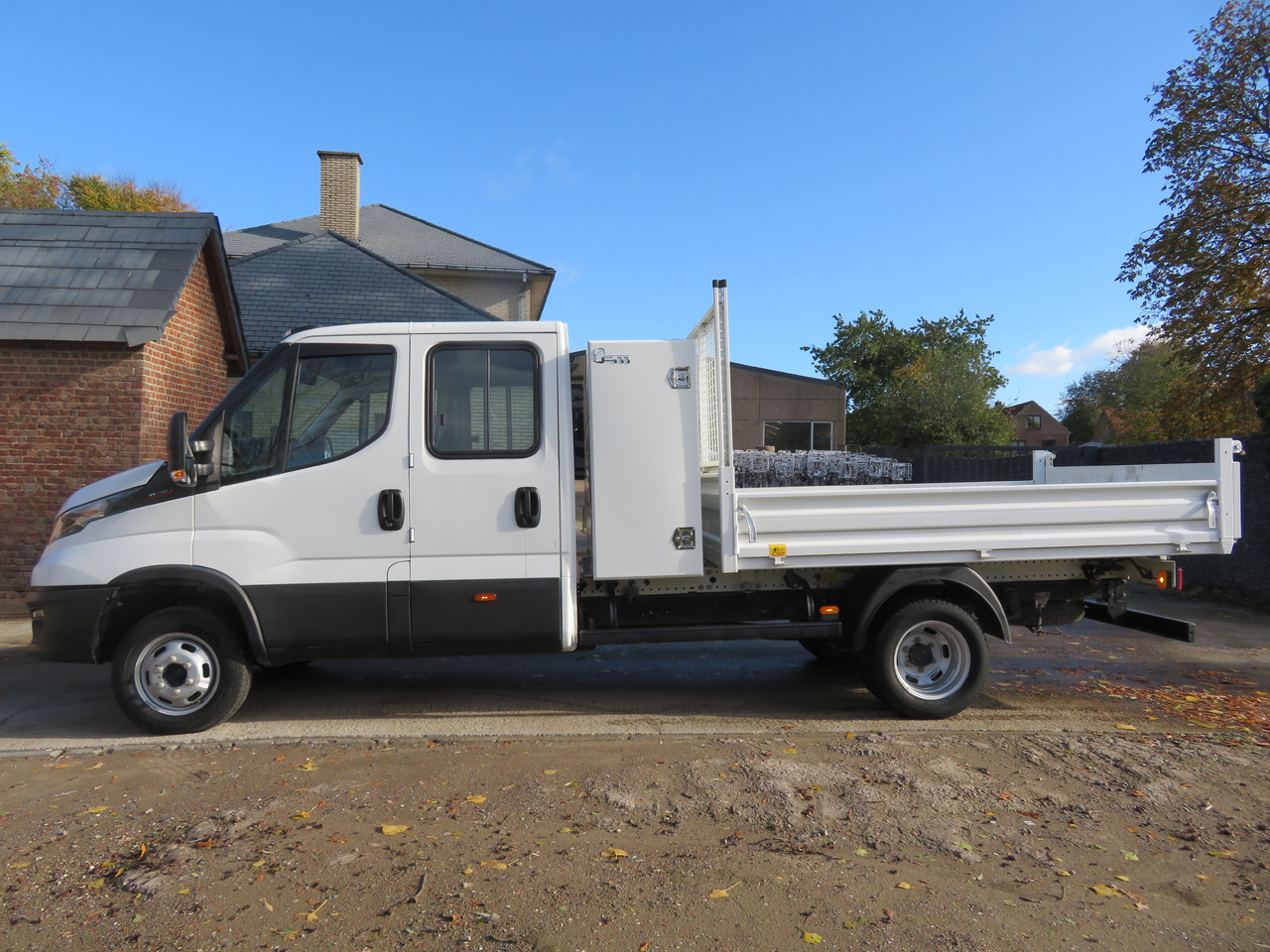 Iveco Daily 35C16 3.0 - Малотоннажный самосвал, Грузопассажирский фургон: фото 4 Iveco Daily 35C16 3.0 - Малотоннажный самосвал, Грузопассажирский фургон: фото 4