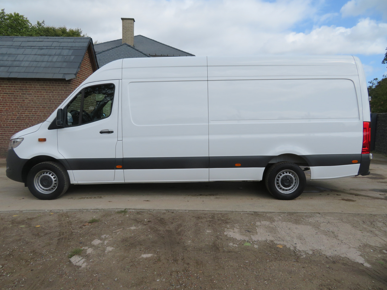 Mercedes-Benz Sprinter 317cdi - A3H2 - Цельнометаллический фургон: фото 4 Mercedes-Benz Sprinter 317cdi - A3H2 - Цельнометаллический фургон: фото 4