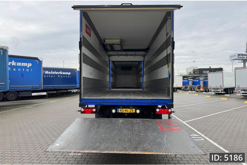 Mercedes-Benz Antos 2736 Day Cab, Euro 6, + Schmitz / Durchladbar / Carrier / 92m3 - Рефрижератор: фото 5 Mercedes-Benz Antos 2736 Day Cab, Euro 6, + Schmitz / Durchladbar / Carrier / 92m3 - Рефрижератор: фото 5