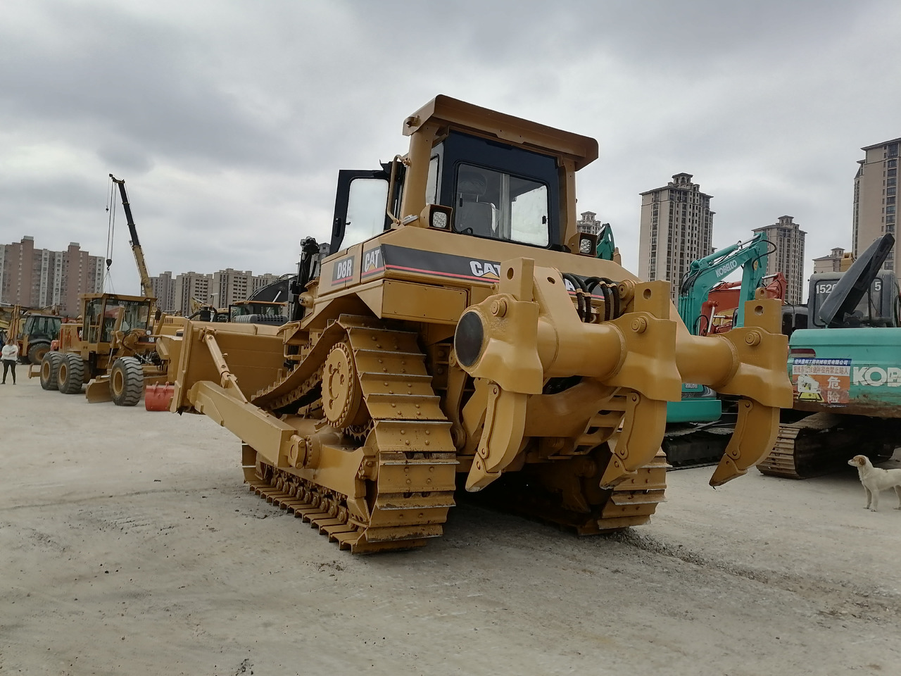 CATERPILLAR D8R Bulldozer Click for Discount - Бульдозер: фото 1 CATERPILLAR D8R Bulldozer Click for Discount - Бульдозер: фото 1