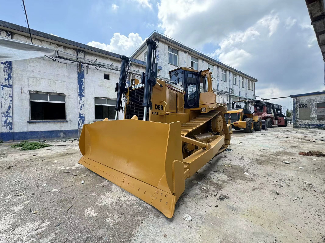 CATERPILLAR D8R Bulldozer Click for Discount - Бульдозер: фото 2 CATERPILLAR D8R Bulldozer Click for Discount - Бульдозер: фото 2