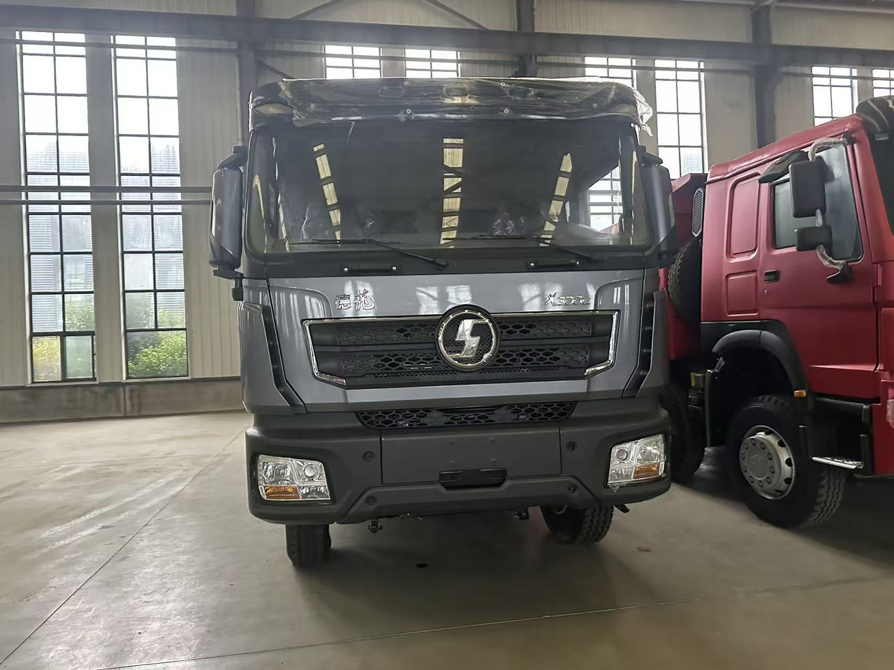 HOWO DUMP TRUCK 6✖4 - Грузовик: фото 1 HOWO DUMP TRUCK 6✖4 - Грузовик: фото 1