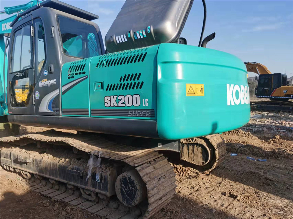 KOBELCO SK200LC - Гусеничный экскаватор: фото 3 KOBELCO SK200LC - Гусеничный экскаватор: фото 3